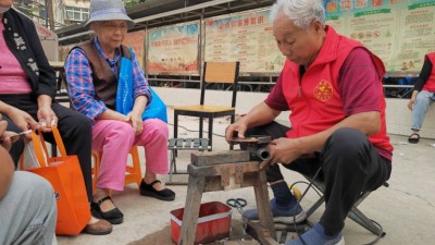 洛阳市洛阳桥社区便民“工具箱”服务市集火热“开市”