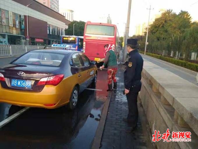 北京丰台城管多措施治理方庄占道洗车，从源头切断其“命脉”