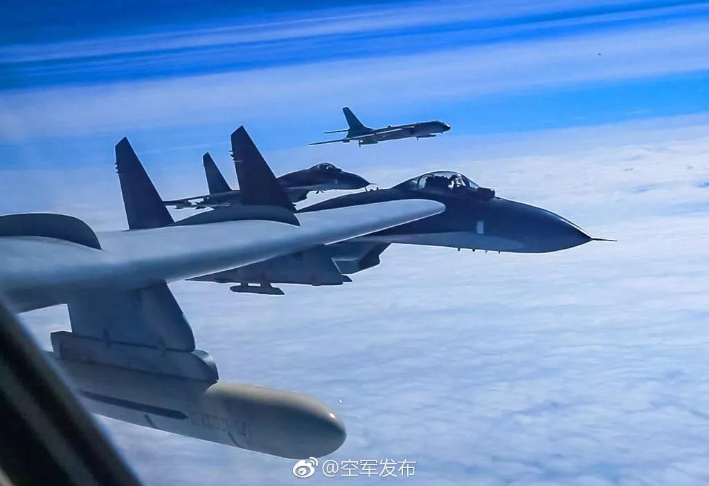 鹰击长空！中国空军轰-6K等多型战机远洋训练战巡南海